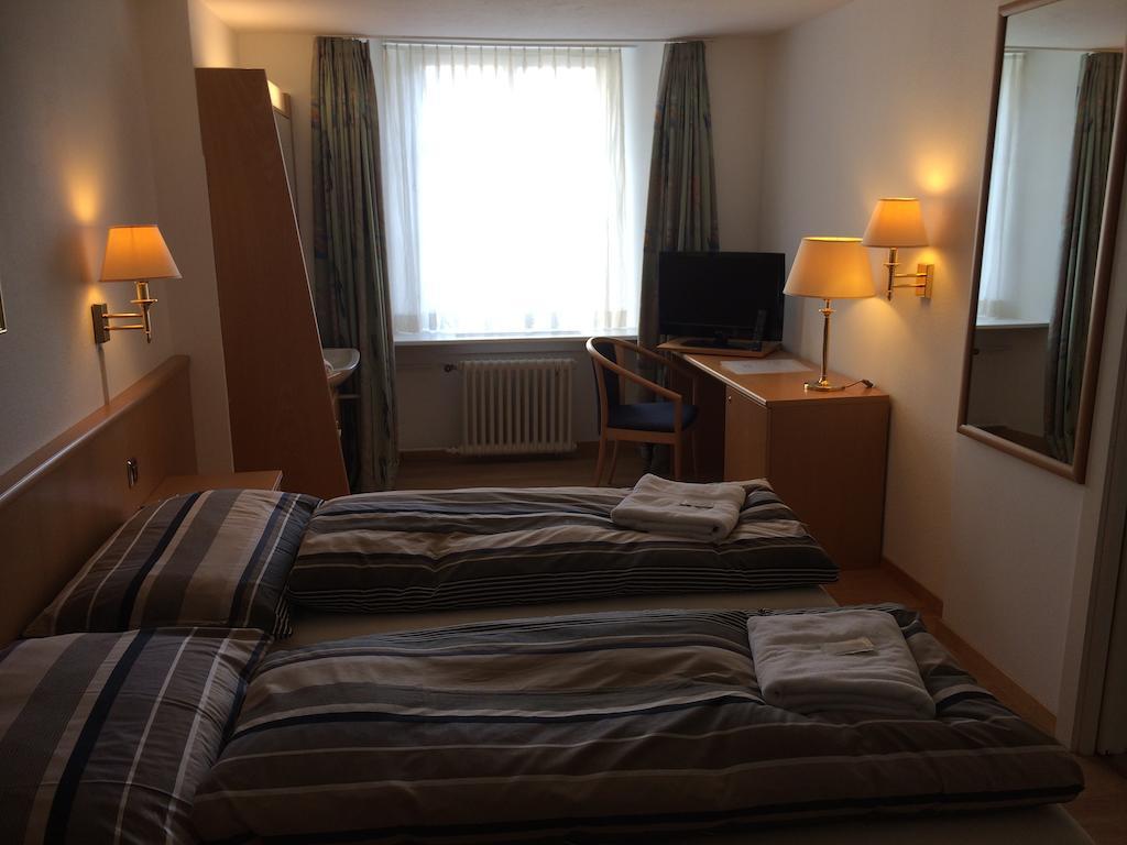 Hotel Schwert Näfels Стая снимка